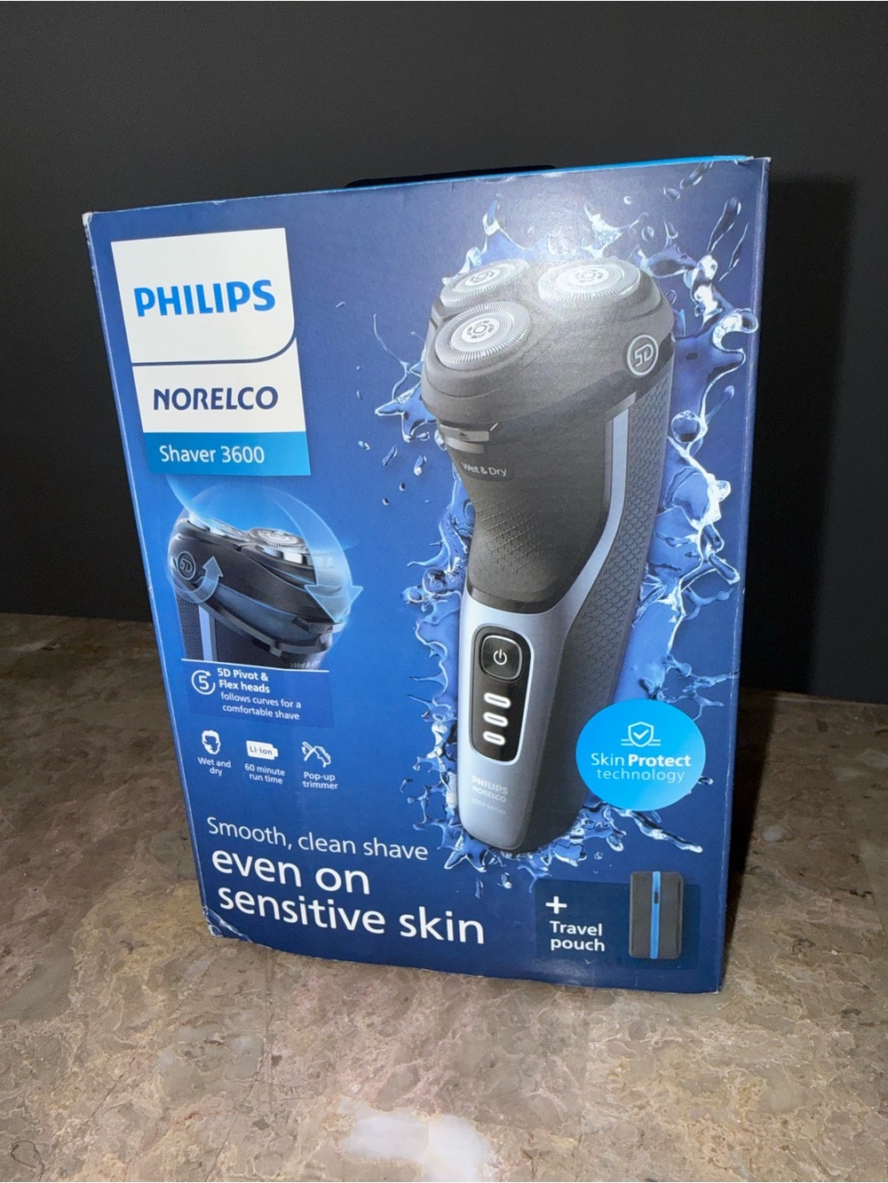 Philips Norelco Shaver 3600 Wet and Dry Electric Shaver